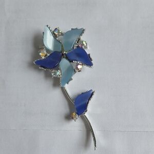 Elegant Blue and Silver Floral Brooch